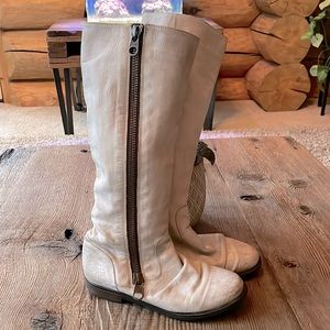 Linderr White Leather Boots by Steve Madden